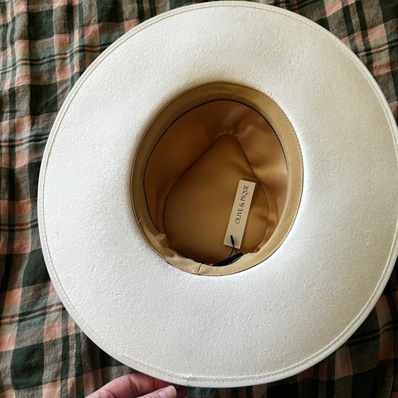 Olive and pique hat